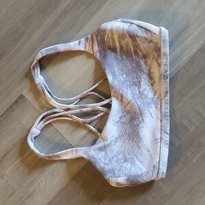 Lululemon Size 4 Free to be Zen sportsbra